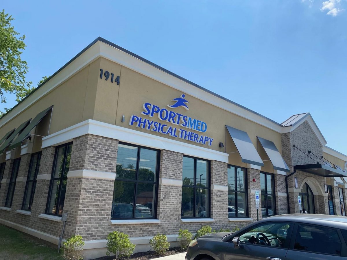 A modern Physical Therapy facility at SportsMed in Edison, Township in New Jersey