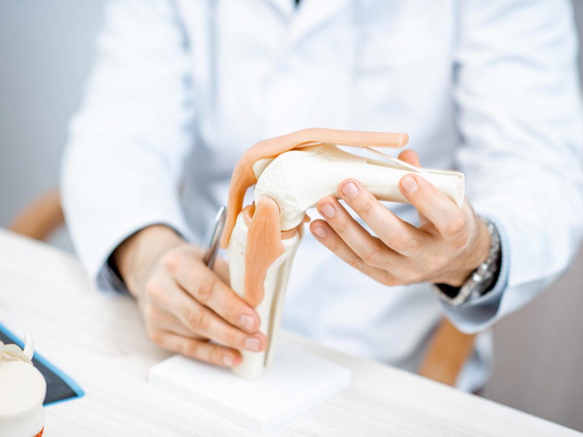 Enhance healing through SportsMed's specialized joint replacement therapy services
