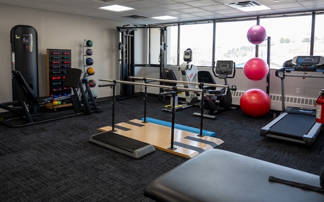 SportsMed Physical Therapy Clifton NJ Valley Rd - exersize room