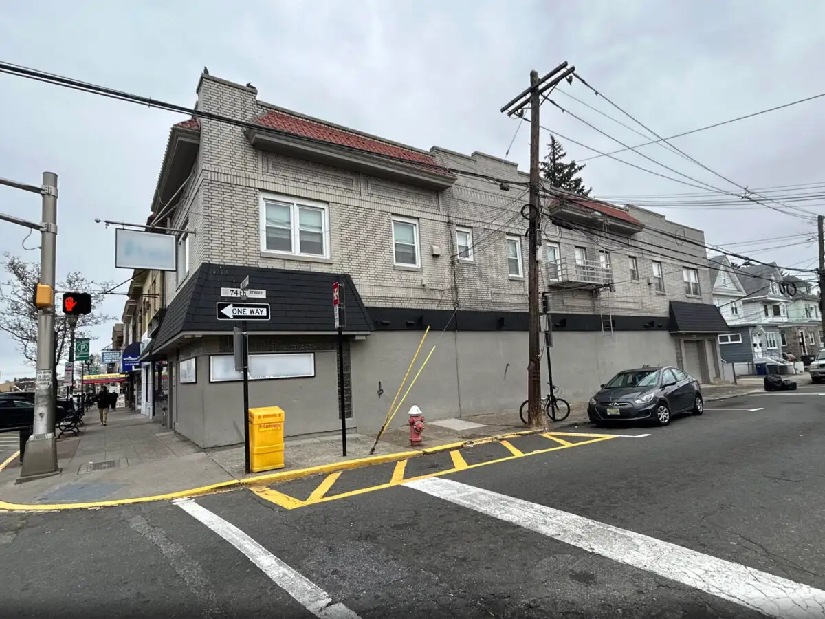 The outside of 7400 Bergenline Ave North Bergen NJ